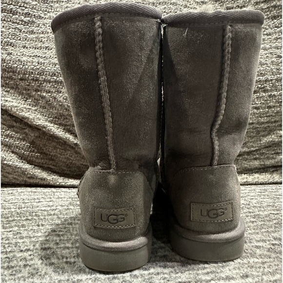 Ugg Classic Short Gray Boots, EUC! - Picture 2 of 7